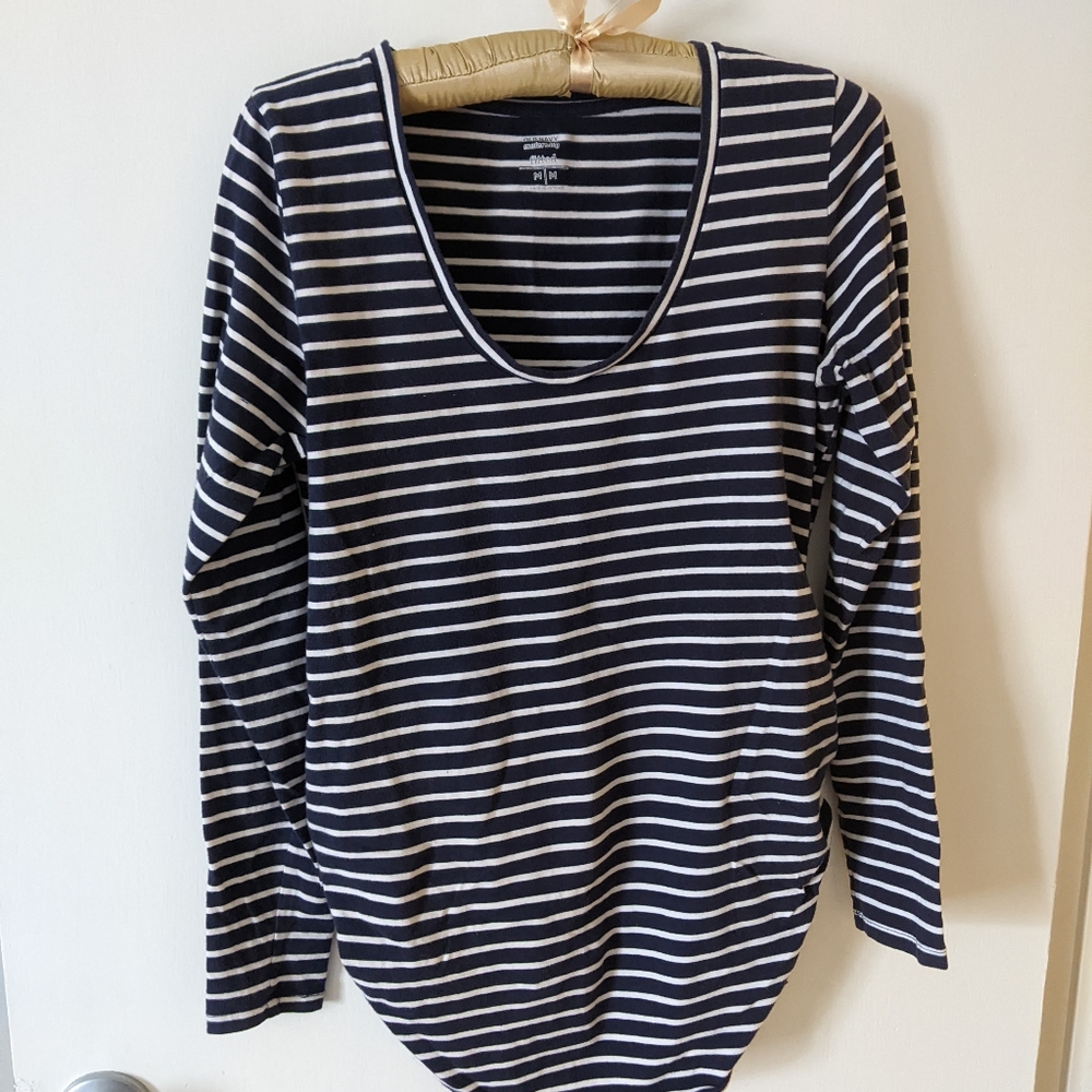 Old Navy long sleeve maternity shirt size medium